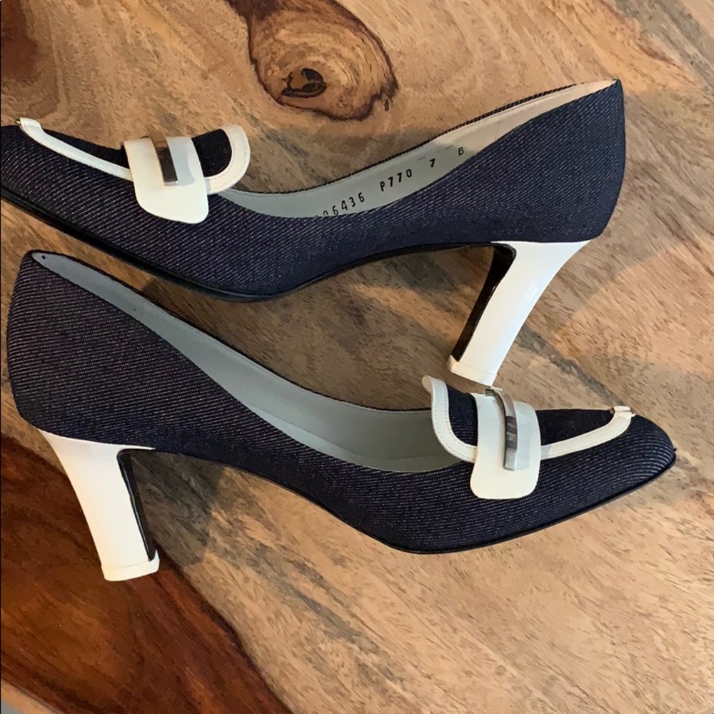 Beautiful Salvatore Ferragamo 3” heel! - Picture 4 of 9